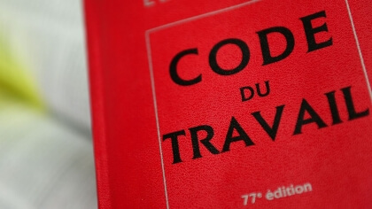 un-exemplaire-du-code-du-travail-1_5614695-420xauto_0_1